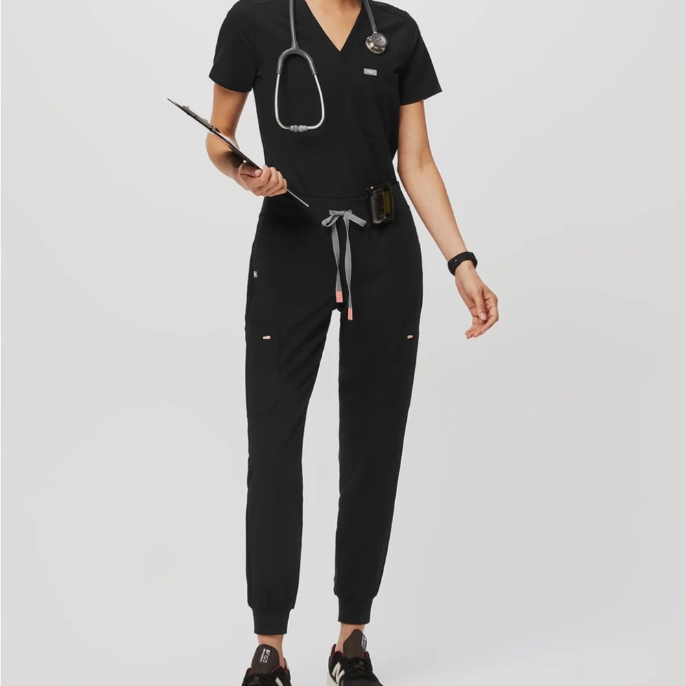 FIGS scrub 3 piece set (2 TOPS AND 1 BOTTOM)